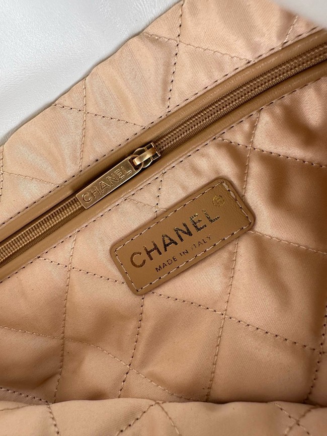 CHANEL 22 SMALL HANDBAG AS3260 white