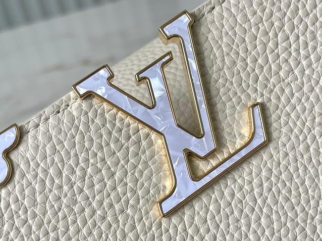 Louis Vuitton Capucines MM M23331 Off-white