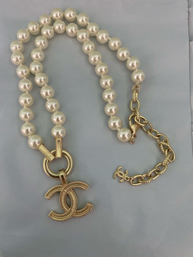 Chanel necklace CE17010