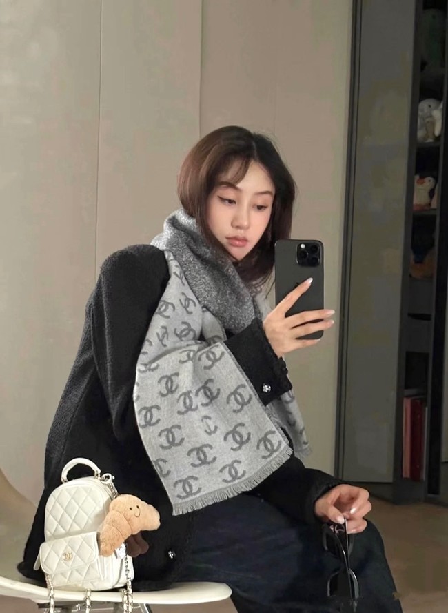 Chanel pattern cashmere scarf XT271