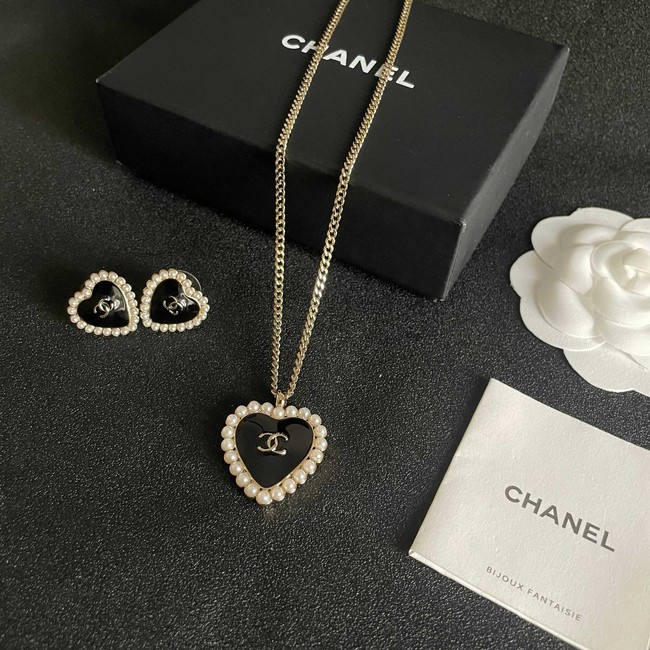 Chanel necklace& Earring CE81721