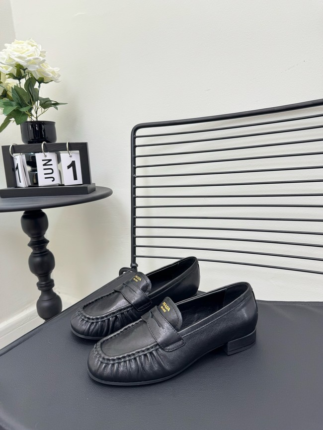 Prada leather loafers 21071-7